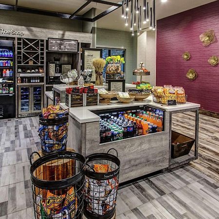 Hilton Garden Inn Топіка Екстер'єр фото
