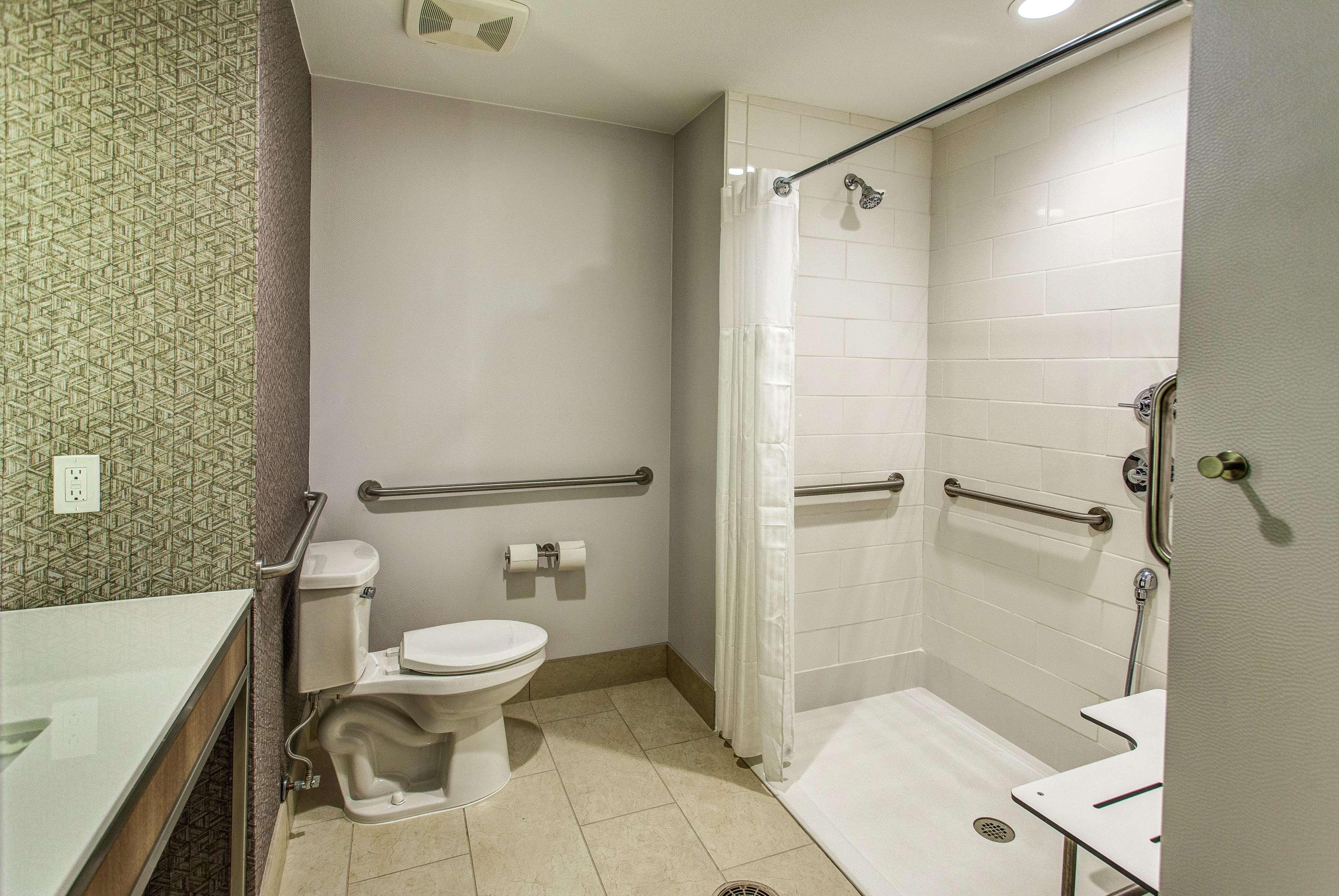 Hilton Garden Inn Топіка Екстер'єр фото